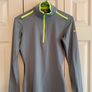 NIKE DRI FIT PULLOVER 1/4 ZIP